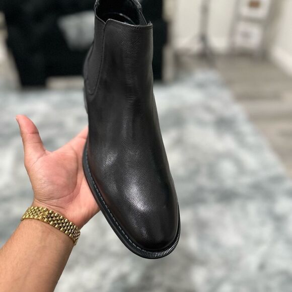 Black Chelsea Boots with Smooth Leather and Elastic Panels - Picture 5 of 6